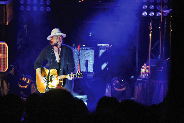 Lead singer of southern rock band NEEDTOBREATHE Bear Rinehart belts out a tune for his audience during their concert that followed Fanfest Saturday night. The concert took place in Kidd Brewer Stadium as one of the many Welcome Weekend events occuring on campus. Amy Birner | The Appalachian