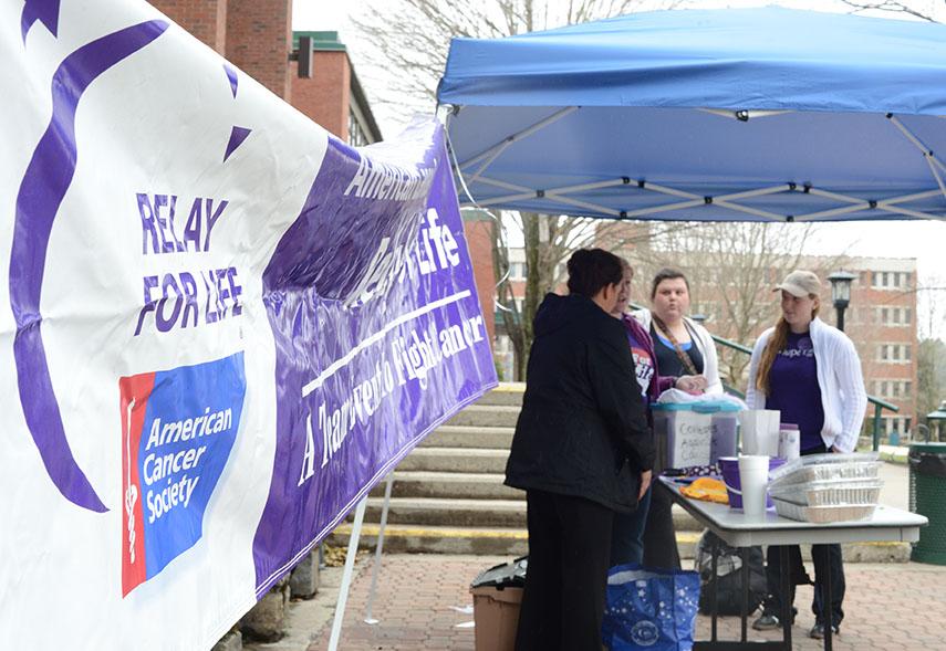 ASU’s Colleges Against Cancer raises awareness for Relay for Life Monday afternoon in front of Plemmons Student Union. Olivia Wilkes | The Appalachian 