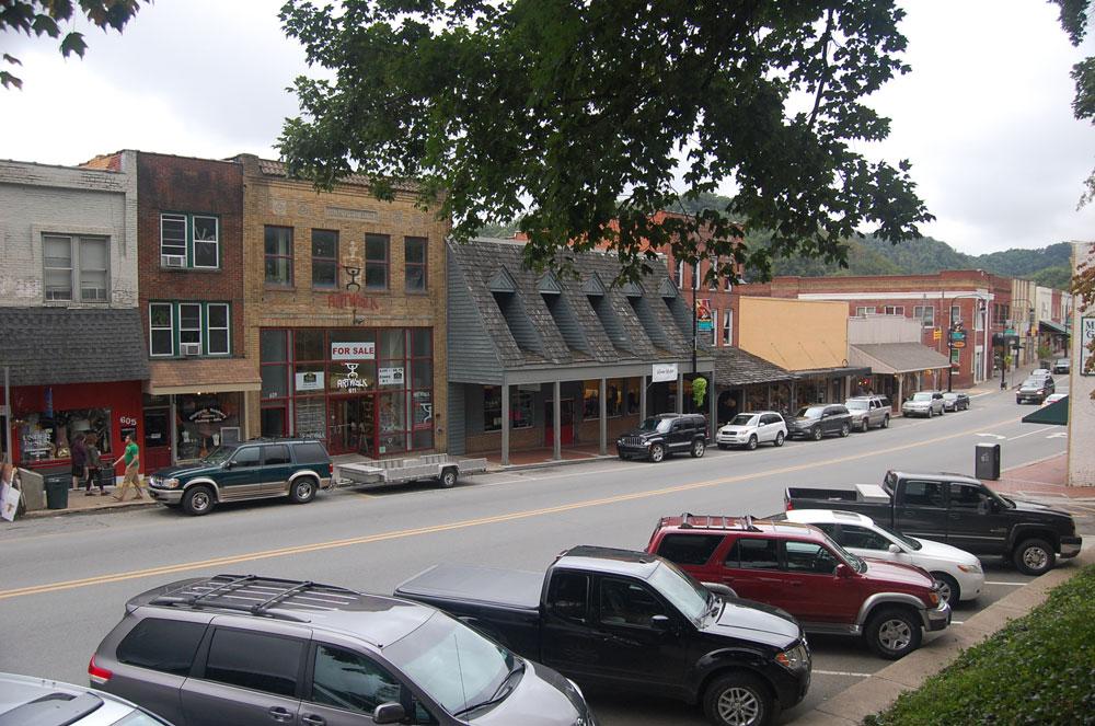 King's Street Sunday afternoon near Appalachian State Univeristy. Photo by Cara Croom | The Appalachian